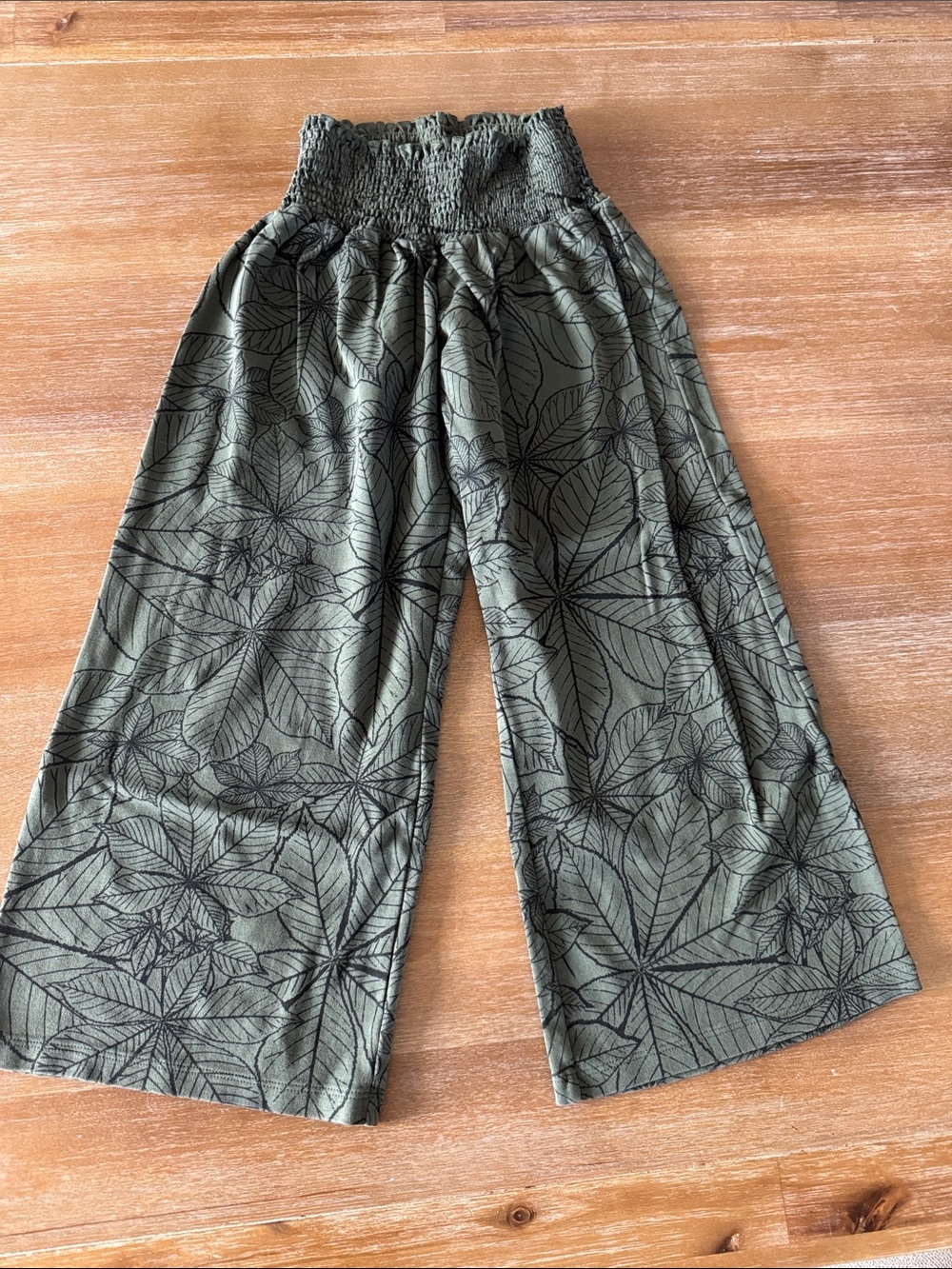 Kate Quinn smocked waist crop pants